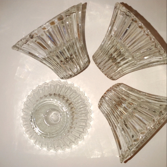 Set of 4 crystal ribbed tapered candle/votive holders - Picture 2 of 8